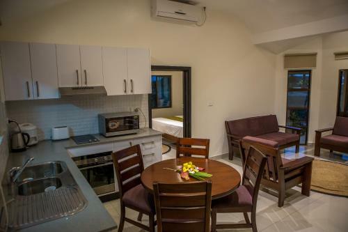Hotel Bayview Cove Health Resort