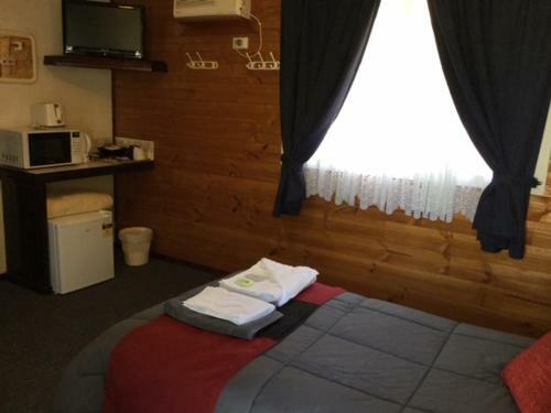 Village Motor Inn