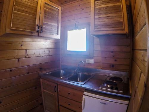 Centro De Ocio Al�a Bungalows Camping Rafting Benamej�