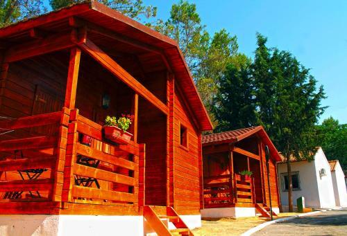 Centro De Ocio Al�a Bungalows Camping Rafting Benamej�