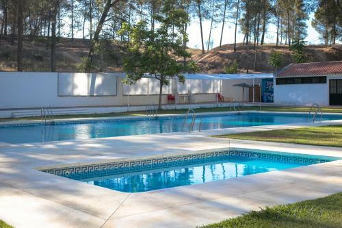 Centro De Ocio Al�a Bungalows Camping Rafting Benamej�
