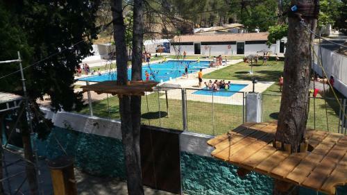 Centro De Ocio Al�a Bungalows Camping Rafting Benamej�