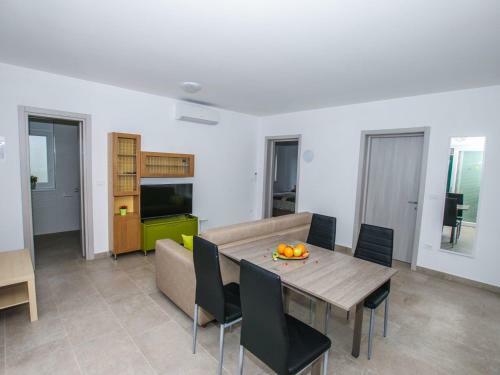 Apartment In Funtana With Three-bedrooms 1