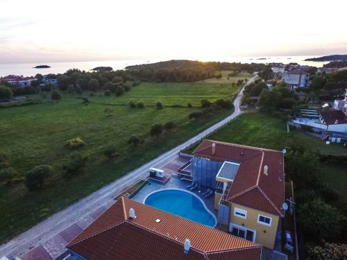Apartment In Funtana With Three-bedrooms 1