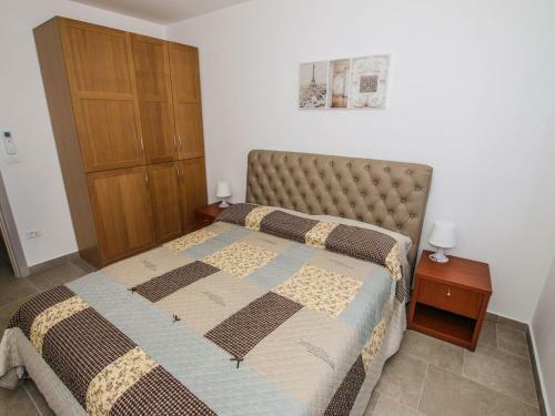 Apartment In Funtana With Three-bedrooms 1