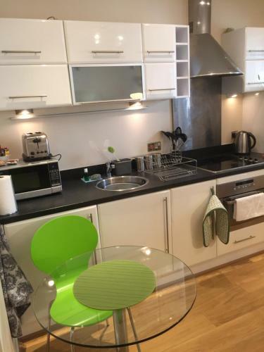 Number 10 Serviced Apartment - City Center