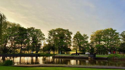 River Nene Cottages