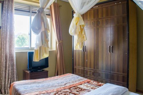 Desert Breeze Hotel