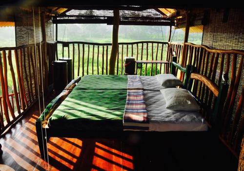 Lodge Elephant Watch Hut