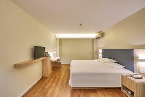 Hotel Hanting Express Changchun Yiqi West Station