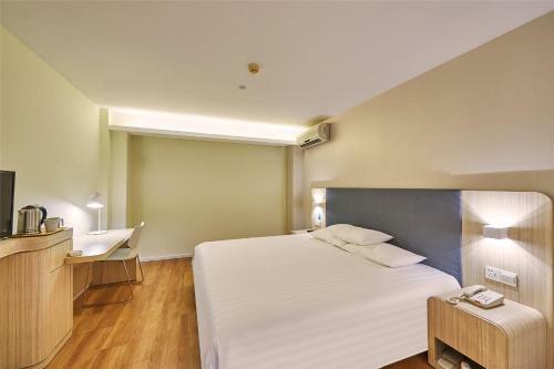 Hotel Hanting Express Changchun Yiqi West Station