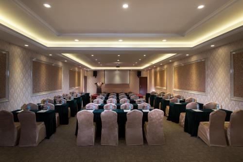 Vienna Hotel Shunde Longjia Exhibition Center