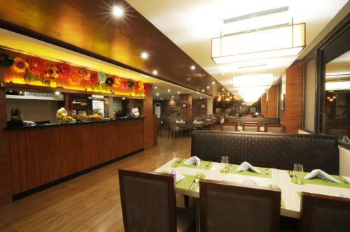 717 Cesar Place Hotel