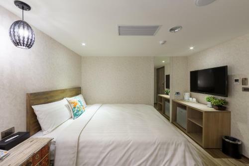 Lan Kwai Fong Garden Hotel