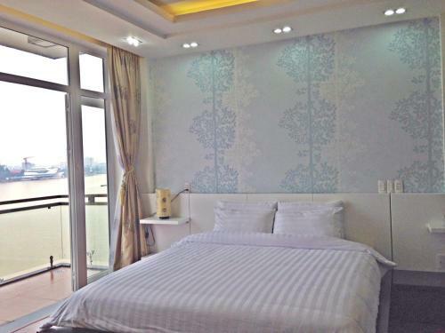 Blossom July Hotel