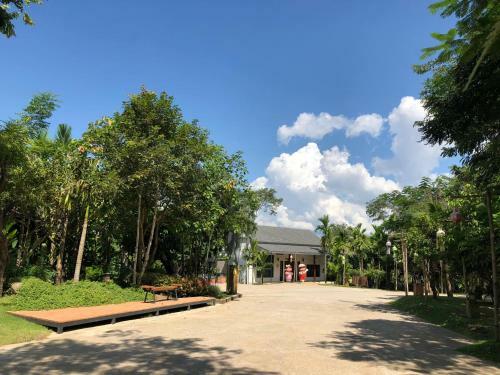 Hostal Bura Phat Resort