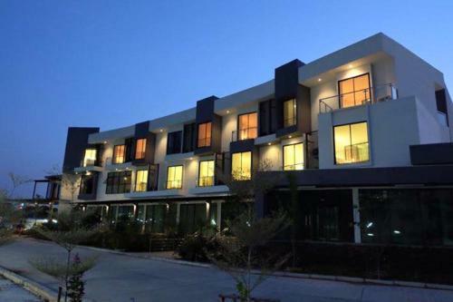 Hotel Chuan Chom The High Resort Saraburi