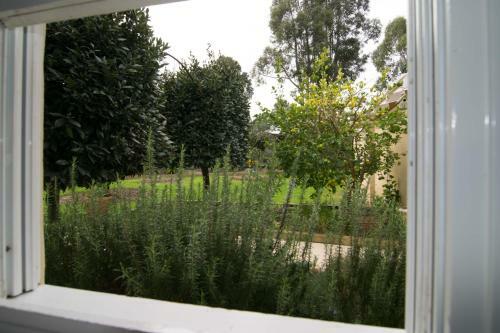 Bed & Breakfast Karri House. Eat - Stay - Love