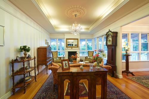 Bed & Breakfast Karri House. Eat - Stay - Love