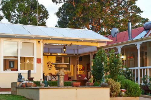 Bed & Breakfast Karri House. Eat - Stay - Love