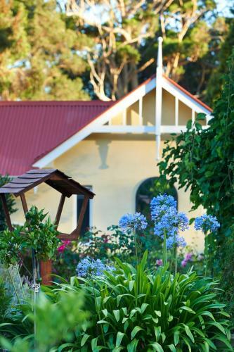 Bed & Breakfast Karri House. Eat - Stay - Love