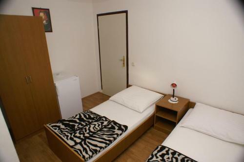 Hostal Triple Room Biograd Na Moru 4305c
