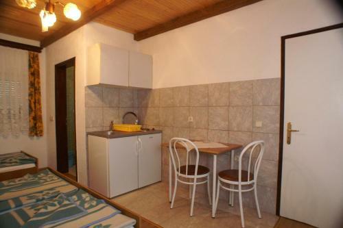 Hostal Triple Room Biograd Na Moru 4305c