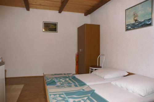 Hostal Triple Room Biograd Na Moru 4305c