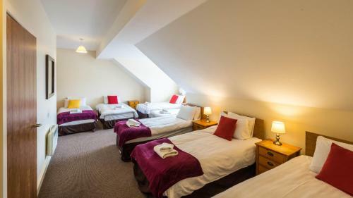 The Courtyard Apartments