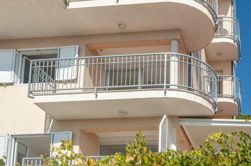 Apartments More