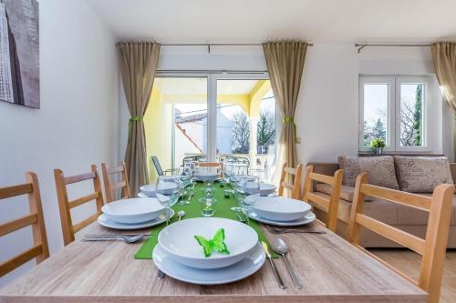 Four-bedroom Holiday Home In Dramalj I