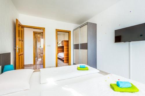 Four-bedroom Holiday Home In Dramalj I