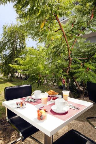 Aparthotel Residhome Carri�res La D�fense