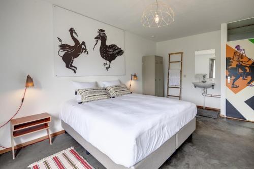 Hostal Bed And Breakfast Zuid Oost Heesterveld / Bnb Zoh
