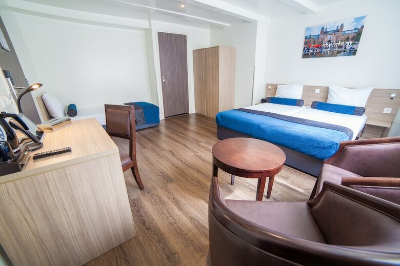 Hotel Library