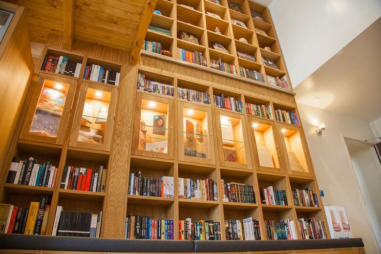 Hotel Library