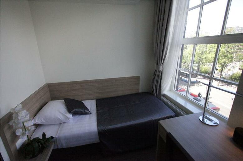 Hotel Library