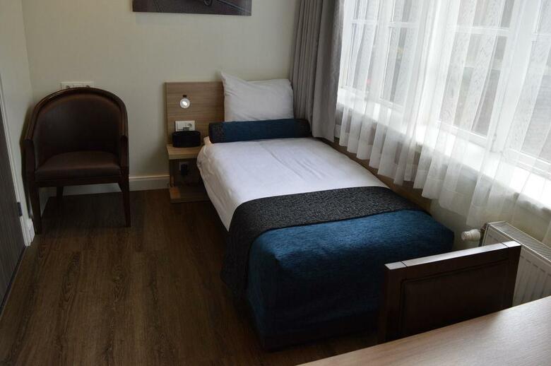 Hotel Library