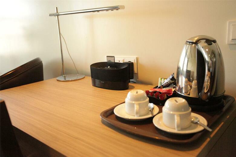 Hotel Library