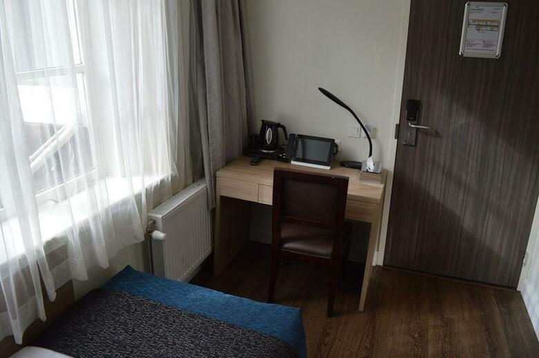 Hotel Library