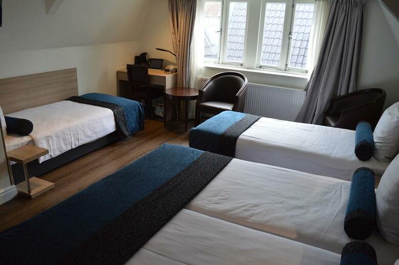 Hotel Library