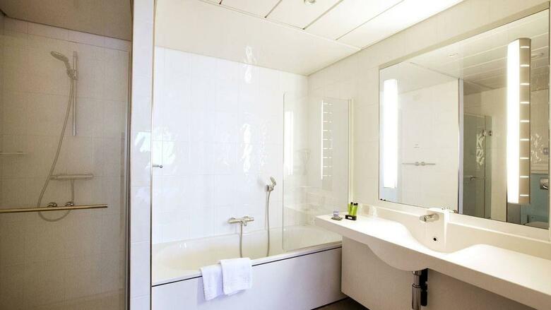 Living Place Hotel