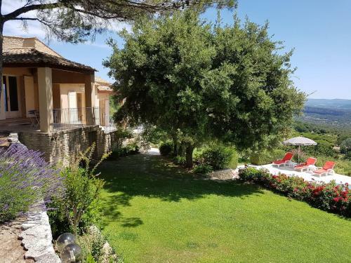 Holiday Home Mas Lub�ron Vue Magnifique
