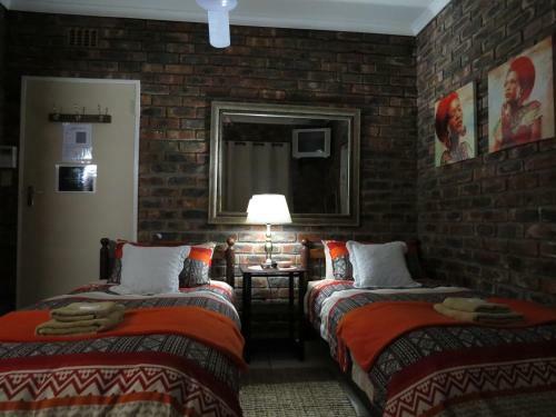 Hostal Coral Tree Guest Rooms