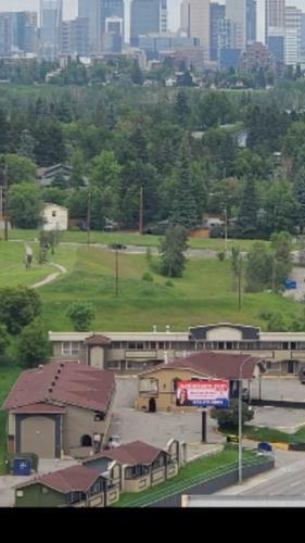 Motel Canadas Best Value Inn Chinook Station