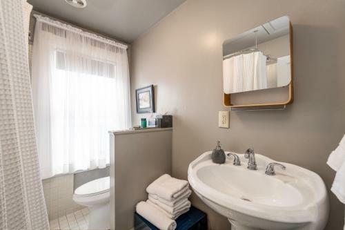 Bed & Breakfast Nantucket Whale Inn, Half Moon Bay