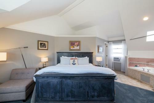 Bed & Breakfast Nantucket Whale Inn, Half Moon Bay