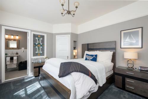 Bed & Breakfast Nantucket Whale Inn, Half Moon Bay