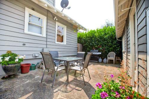 Hostal Portland Piedmont Guesthouse