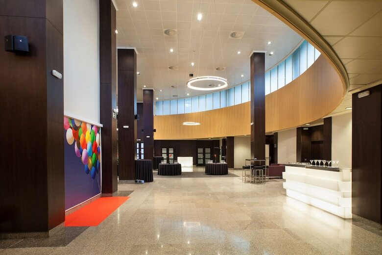 Hotel NH Pamplona Iru�a Park